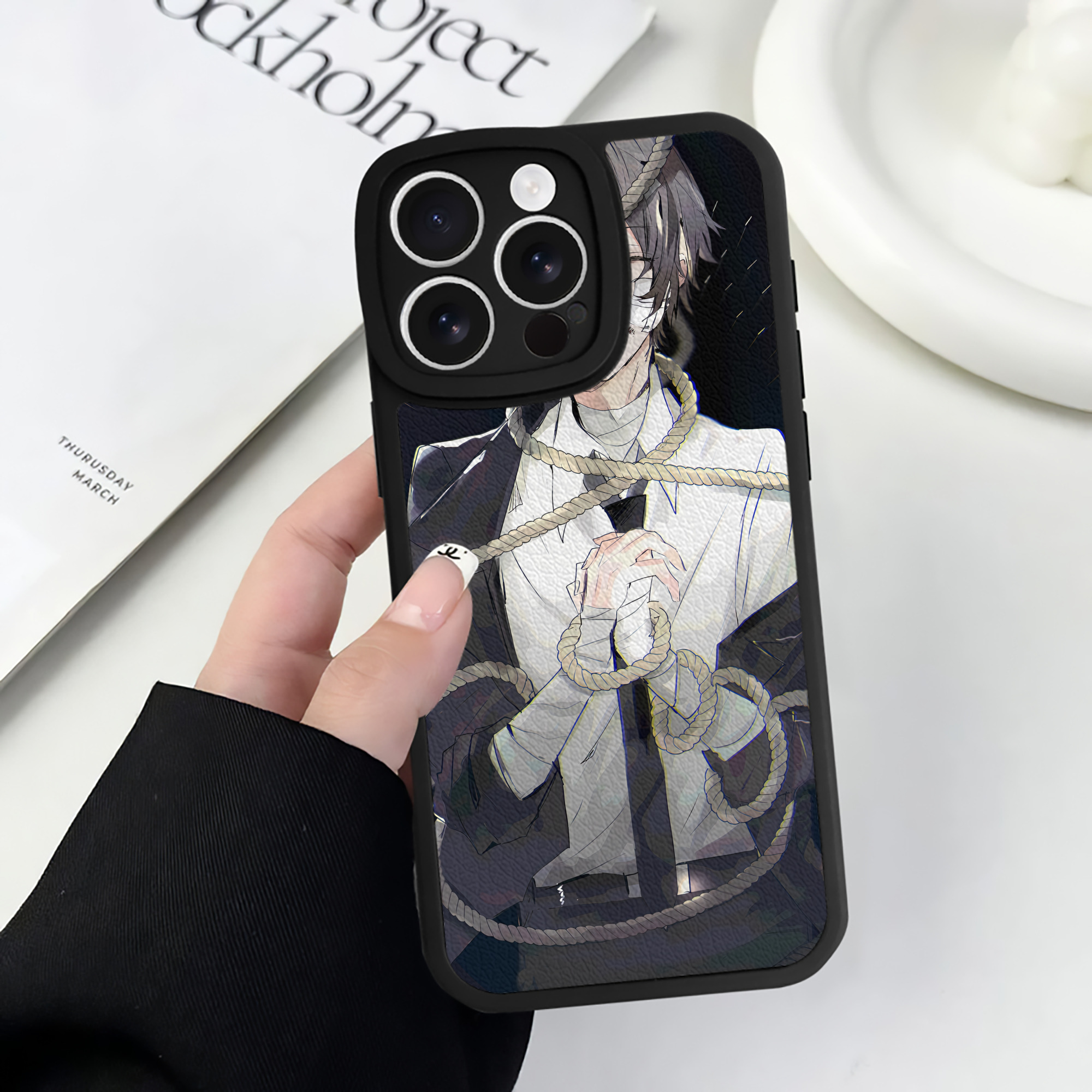 （画像用） 文豪ストレイドッグス Bungo Stray Dogs 【iPhone 16シリーズ対応】シリコンスマホケース（レザー調） 材質：シリコン